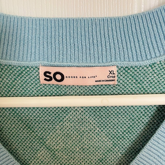 COPY - Checkered Sweater Vest - Picture 3 of 3